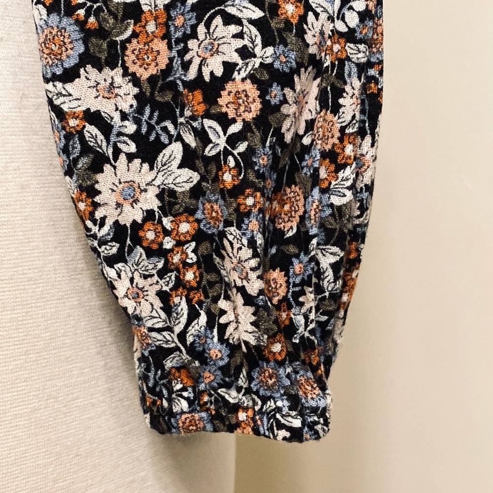 American Eagle Black Floral Crochet Trim Open Back Tie Up Babydoll Top Size M - Picture 6 of 15